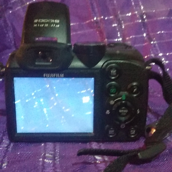 FugiFilm FINEPIX S-1000fd - Picture 7 of 10